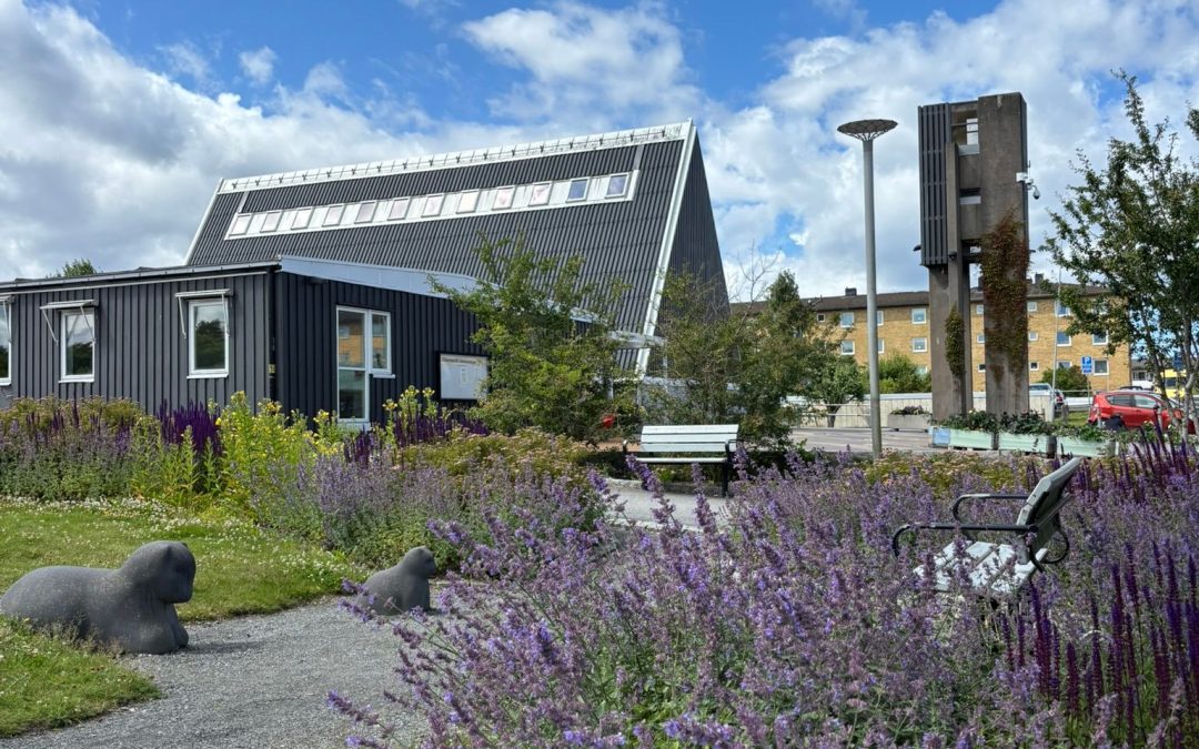 Från kyrka till kvarterets mittpunkt i Biskopsgården – nu är namnet bestämt