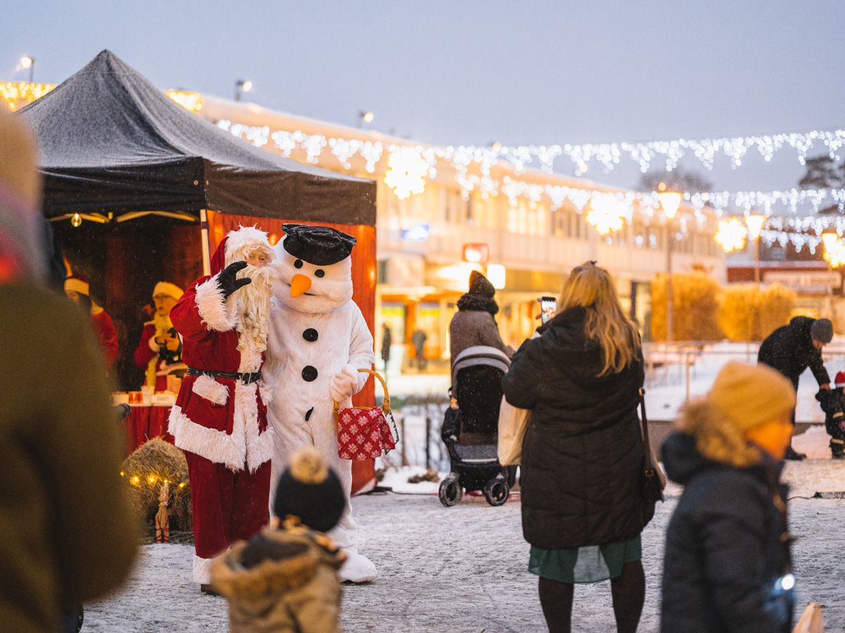 9l9xfqcq5dkmrankz4m3db Precis som traditionen bjuder blir det fina julfiranden på Göteborgs torg i december. Foto: Tim Kristensson