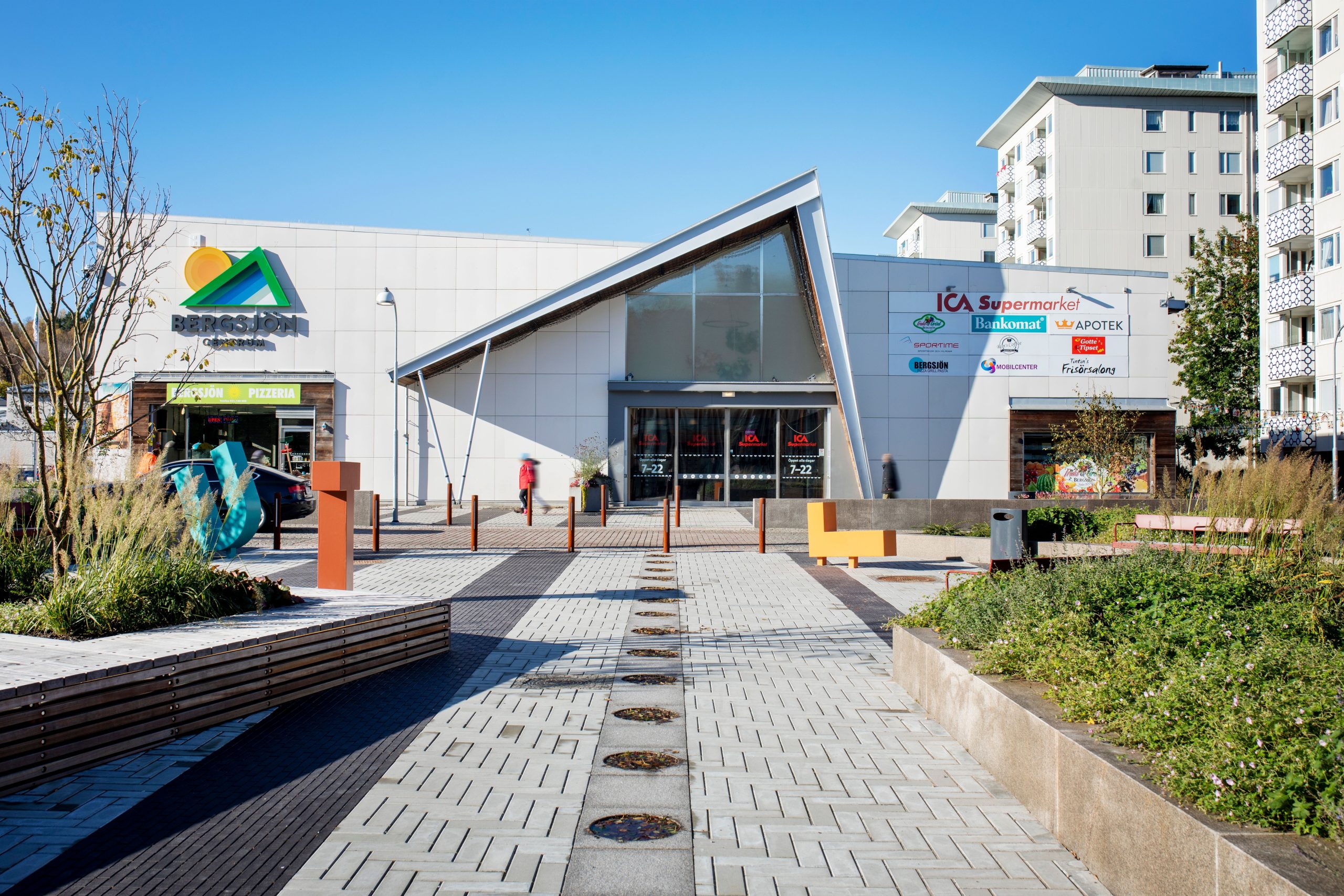 Bergsj&ouml;n Centrum p&aring; Rymdtorget, fotograf: Carina Gran